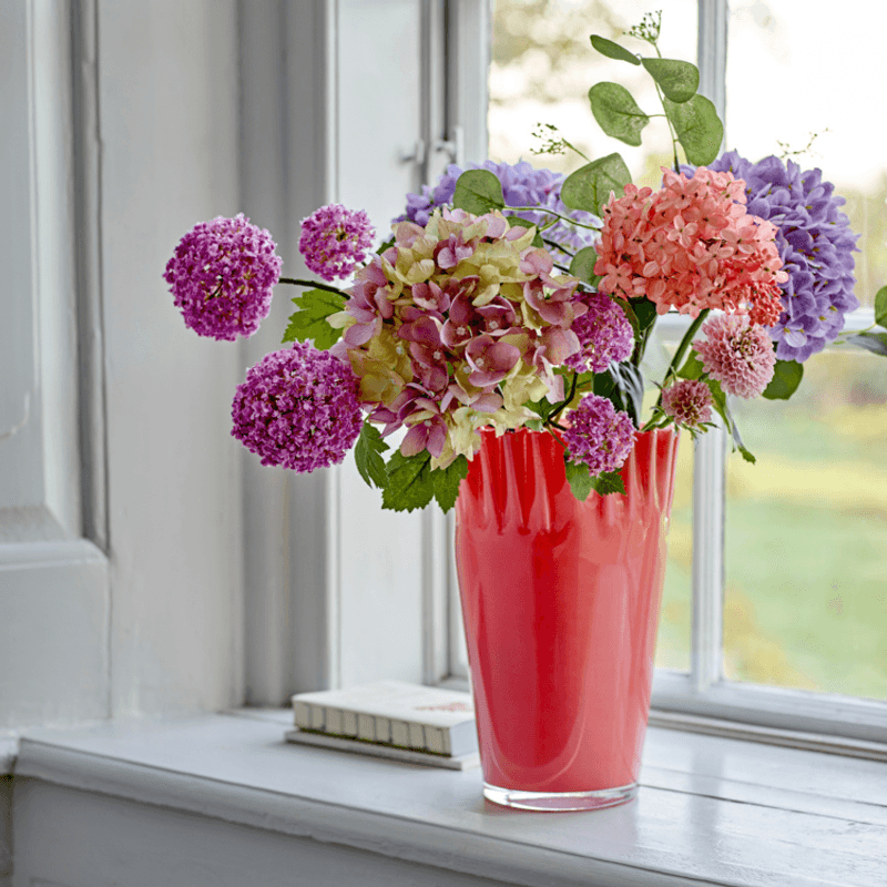 Blomsterbukett Edge – lilla kunstige blomster