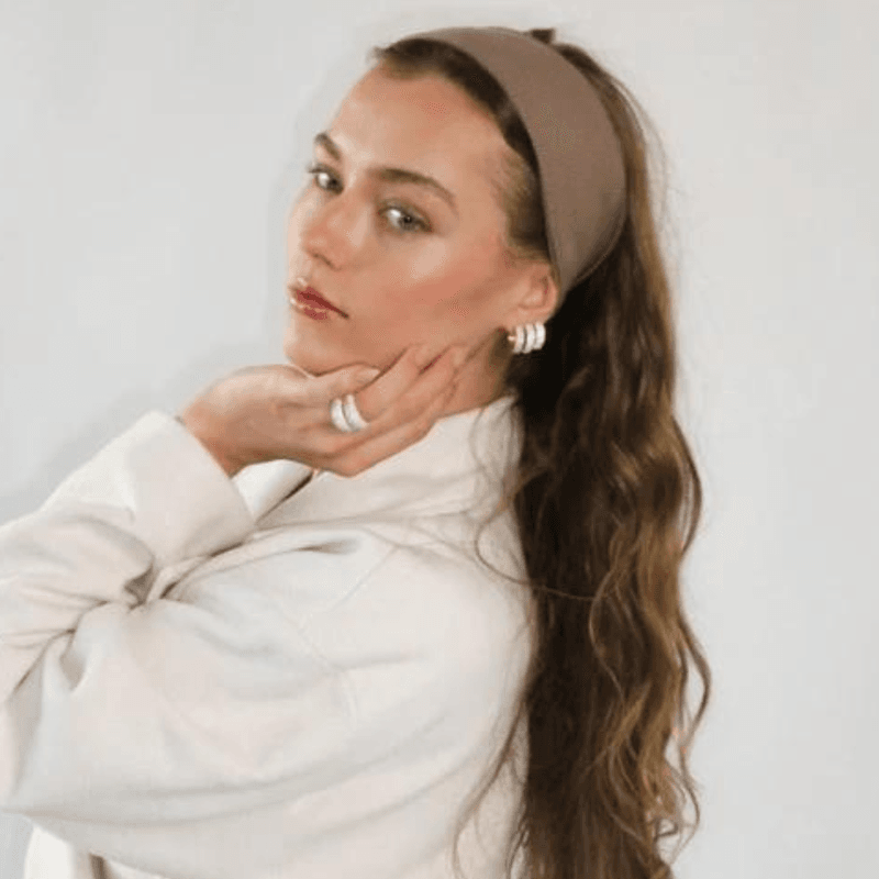 Hårbånd ribbet -  lys brun 