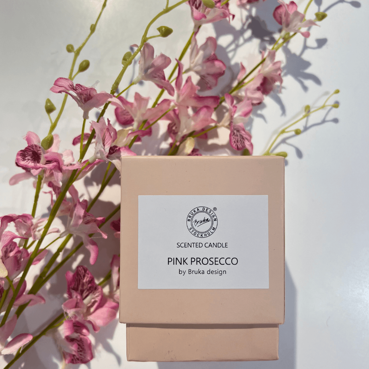 Bruka Duftlys - Pink prosecco lys rosa