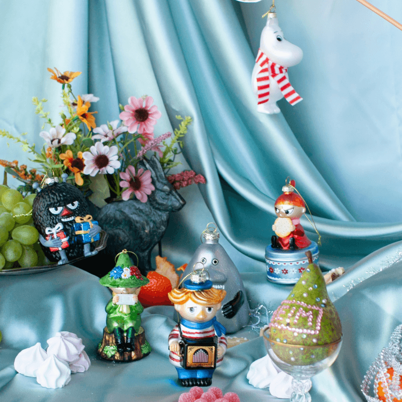 LILLE MY PÅ KAKEBOKS Julekule - MOOMIN by HEIM